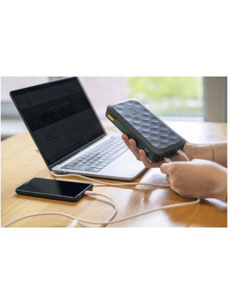 xtorm-fs5451-fuel-serie-45000-mah-67-w-personalisierte-powerbank-mitternachtsschwarz-3.jpg