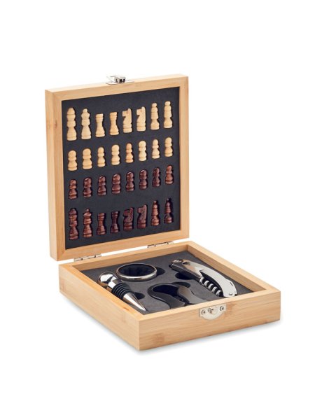 Weinset mit Schachspiel