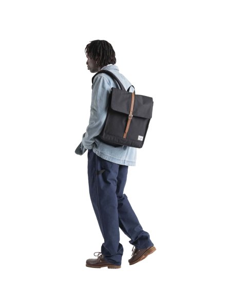 herschel-city-rucksack-aus-recyceltem-material-16-l-schwarz-9.jpg