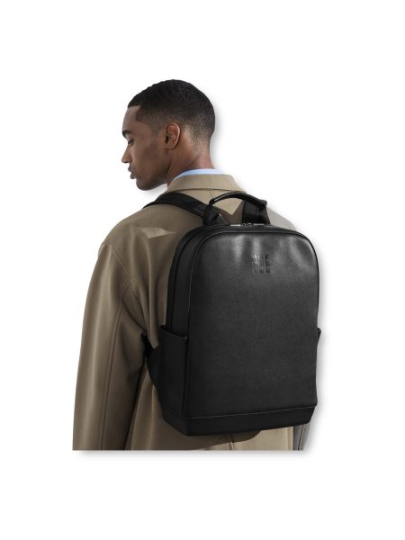 moleskine-classic-rucksack-schwarz-2.jpg