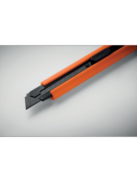 einziehbares-cuttermesser-orange-16.jpg