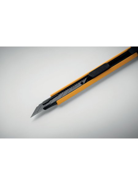 einziehbares-cuttermesser-gelb-21.jpg