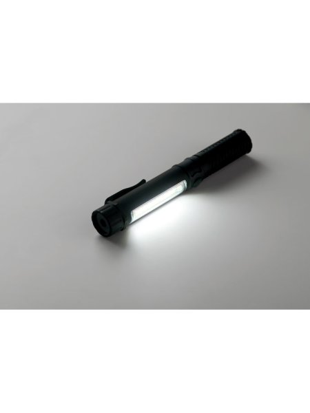 magnetische-led-taschenlampe-schwarz-3.jpg