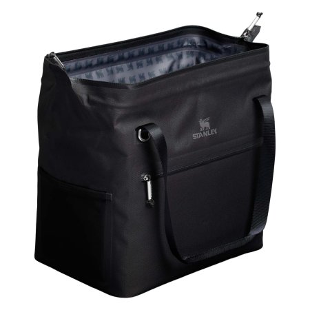 stanley-all-day-julienne-max-kuhltasche-fur-20-dosen-aus-recyceltem-material-schwarz-2.jpg