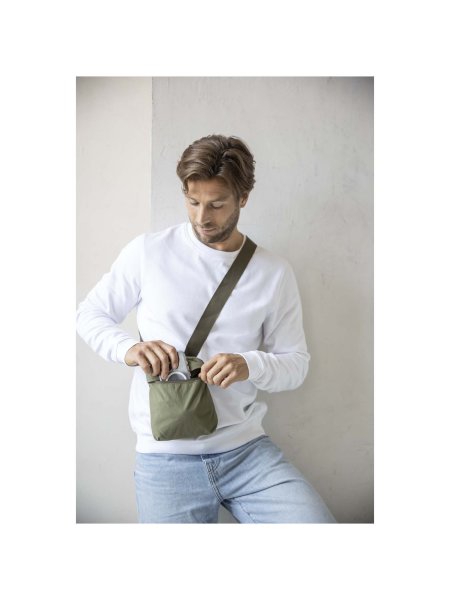 arca-grs-umhangetasche-aus-recyceltem-nylon-waldgrun-10.jpg