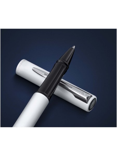 waterman-allure-rollerball-stift-20-schwarze-mine-weiss-4.jpg